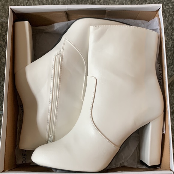 NIB New Bamboo White Ankle Boots, 8.5 - Picture 5 of 7